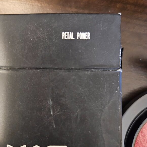 MAC Mineralize Blush in Petal Power (NIB) - Picture 5 of 7